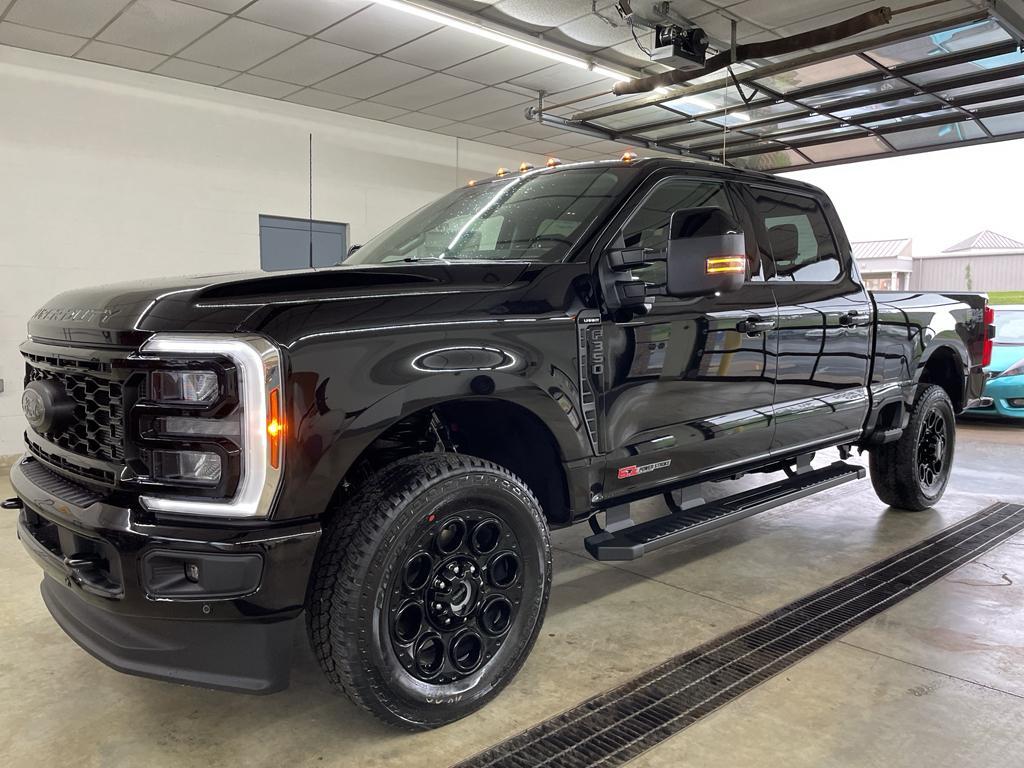 new 2025 Ford F-350 car