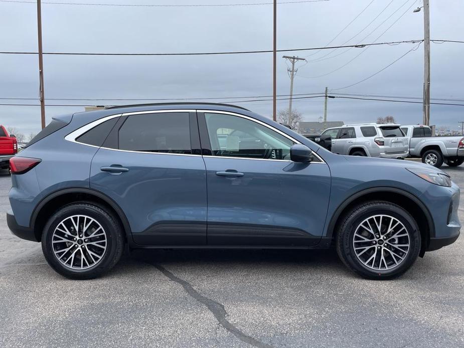 new 2025 Ford Escape car, priced at $42,764