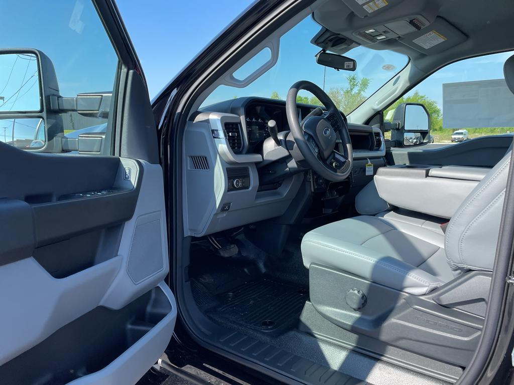 new 2025 Ford F-350 car, priced at $55,995