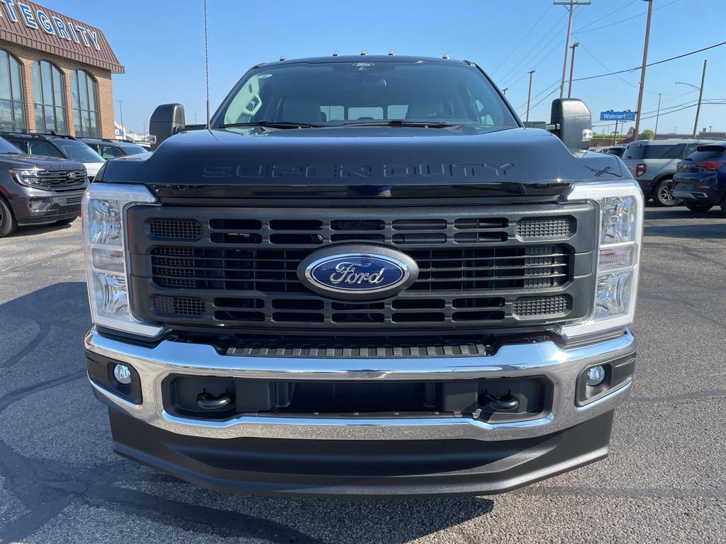 new 2025 Ford F-350 car, priced at $55,995