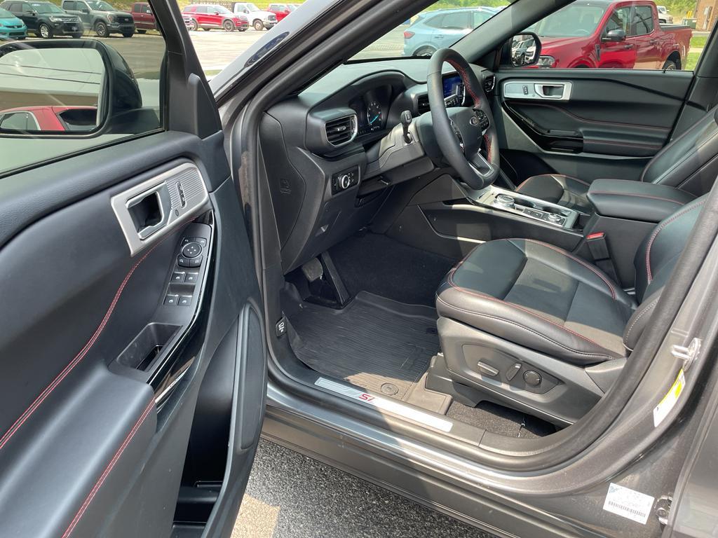 used 2024 Ford Explorer car, priced at $42,995