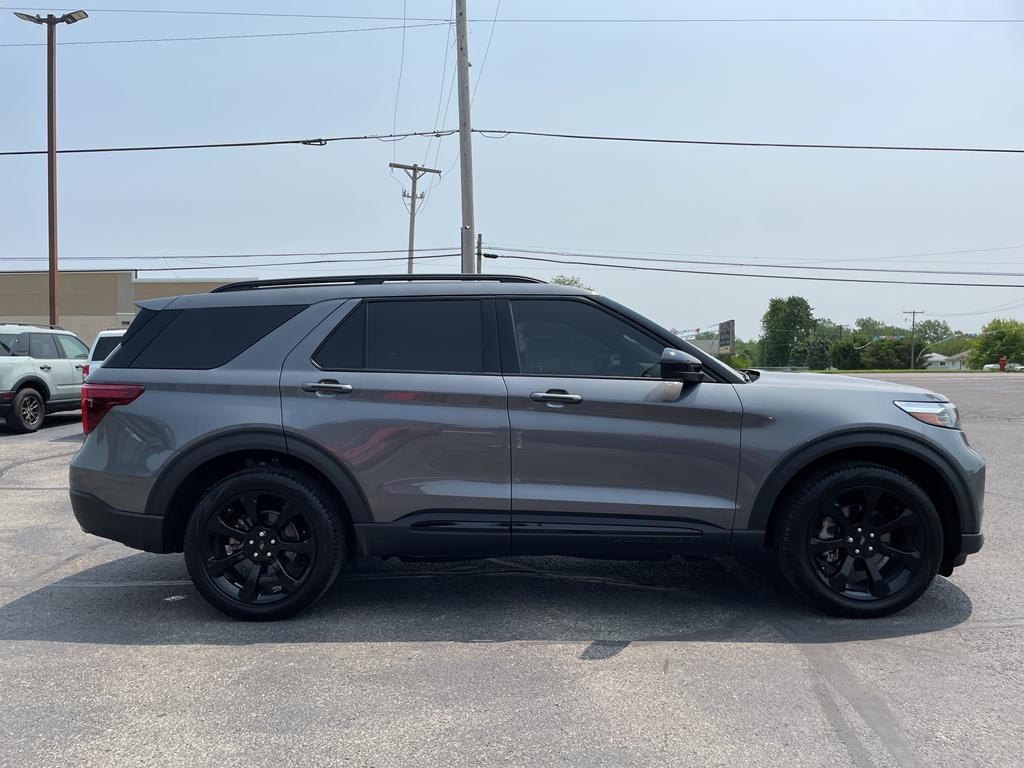 used 2024 Ford Explorer car, priced at $42,995