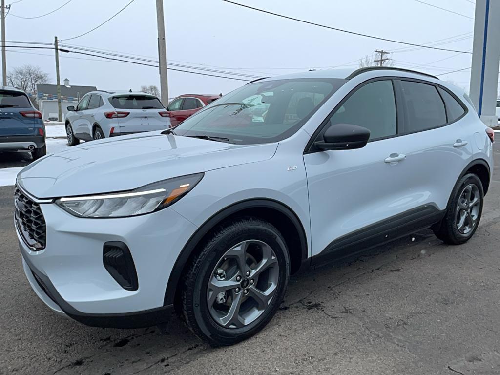 new 2025 Ford Escape car, priced at $30,995