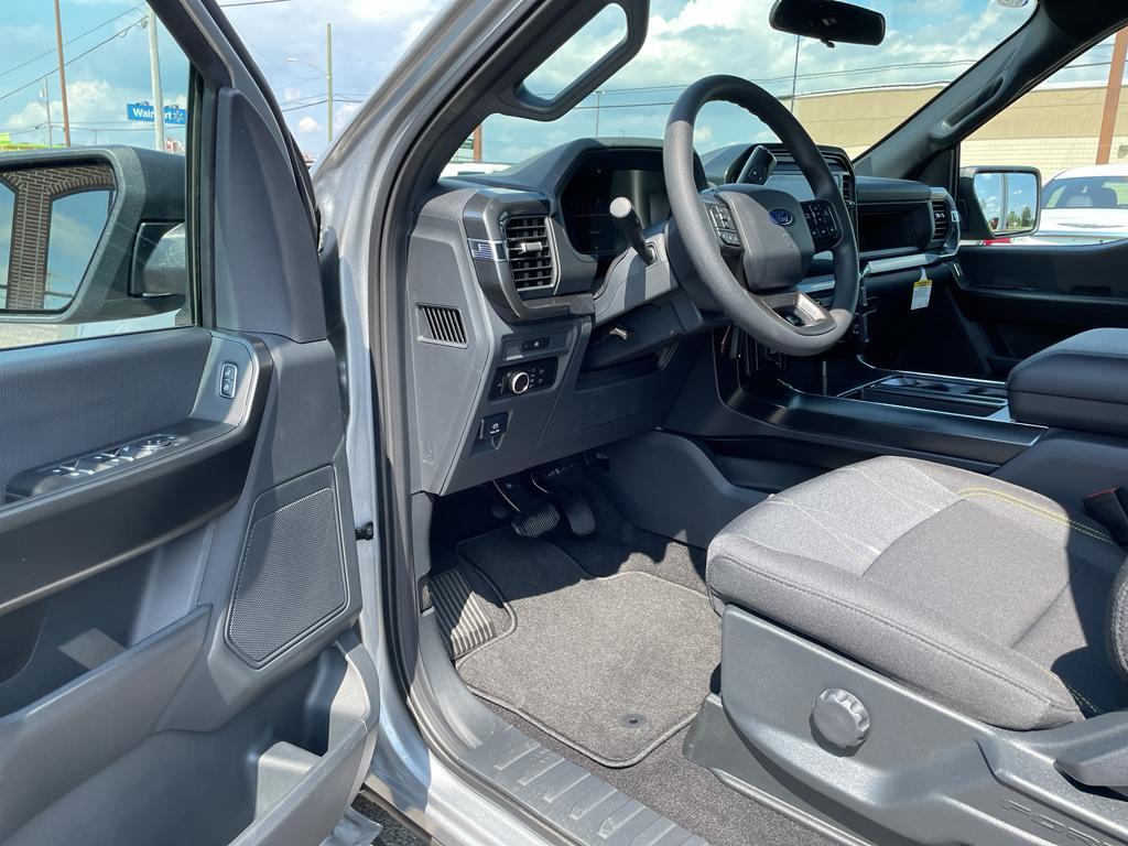 new 2025 Ford F-150 car, priced at $47,551