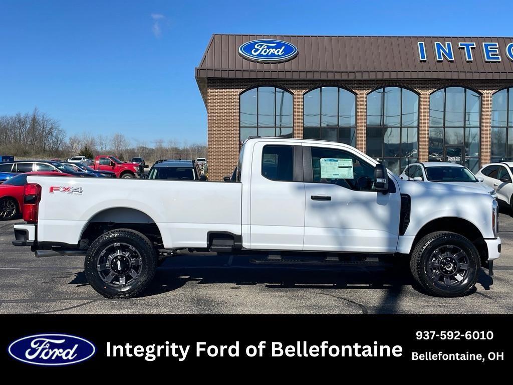 new 2025 Ford F-350 car