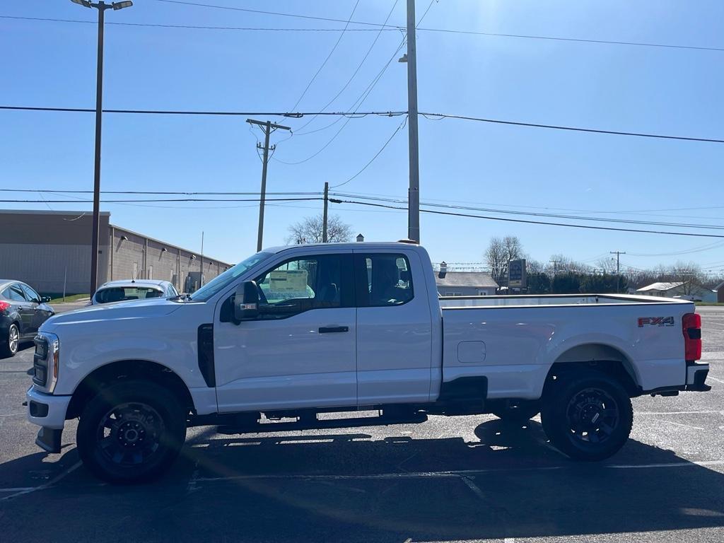 new 2025 Ford F-350 car, priced at $58,995