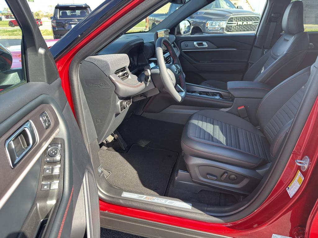 new 2025 Ford Explorer car, priced at $50,995
