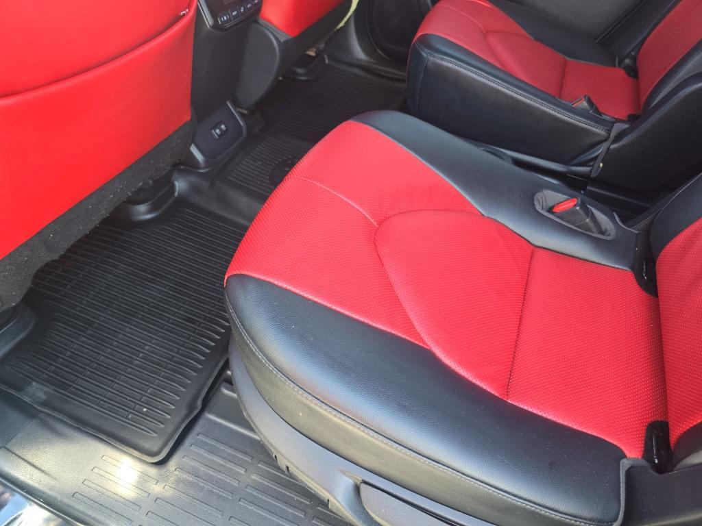 used 2021 Toyota Highlander car, priced at $26,995