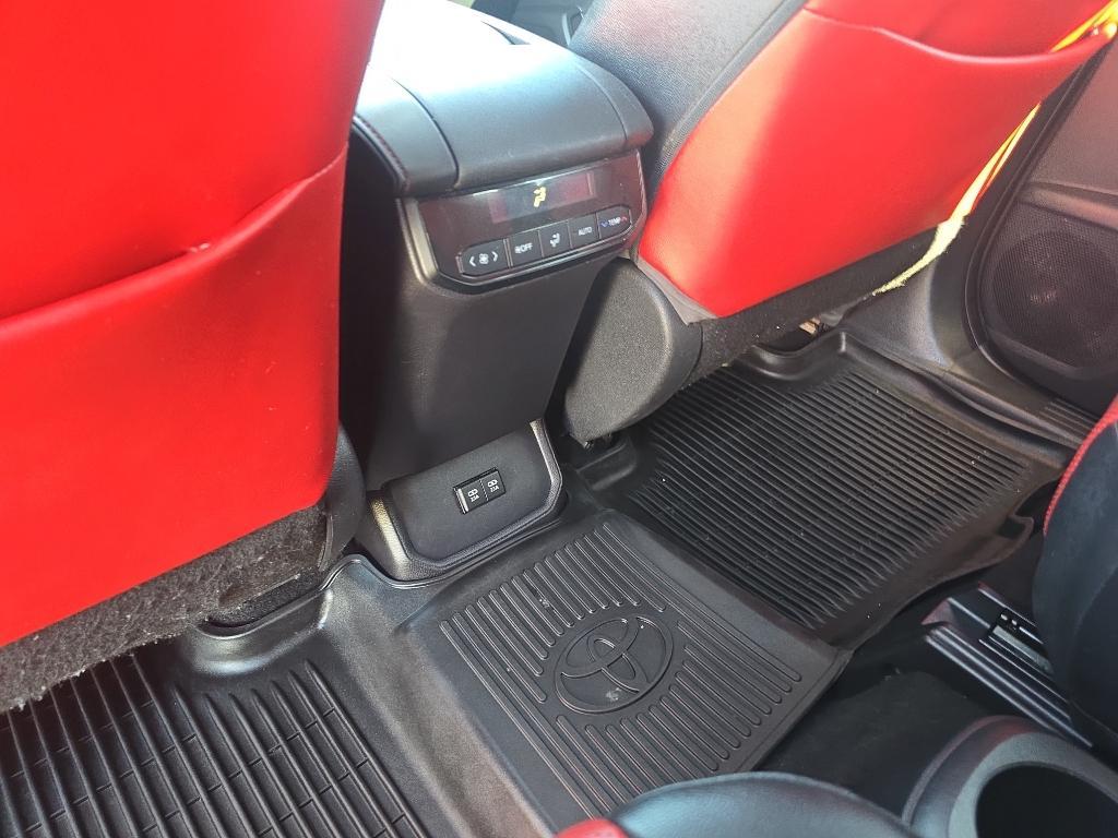 used 2021 Toyota Highlander car, priced at $26,995