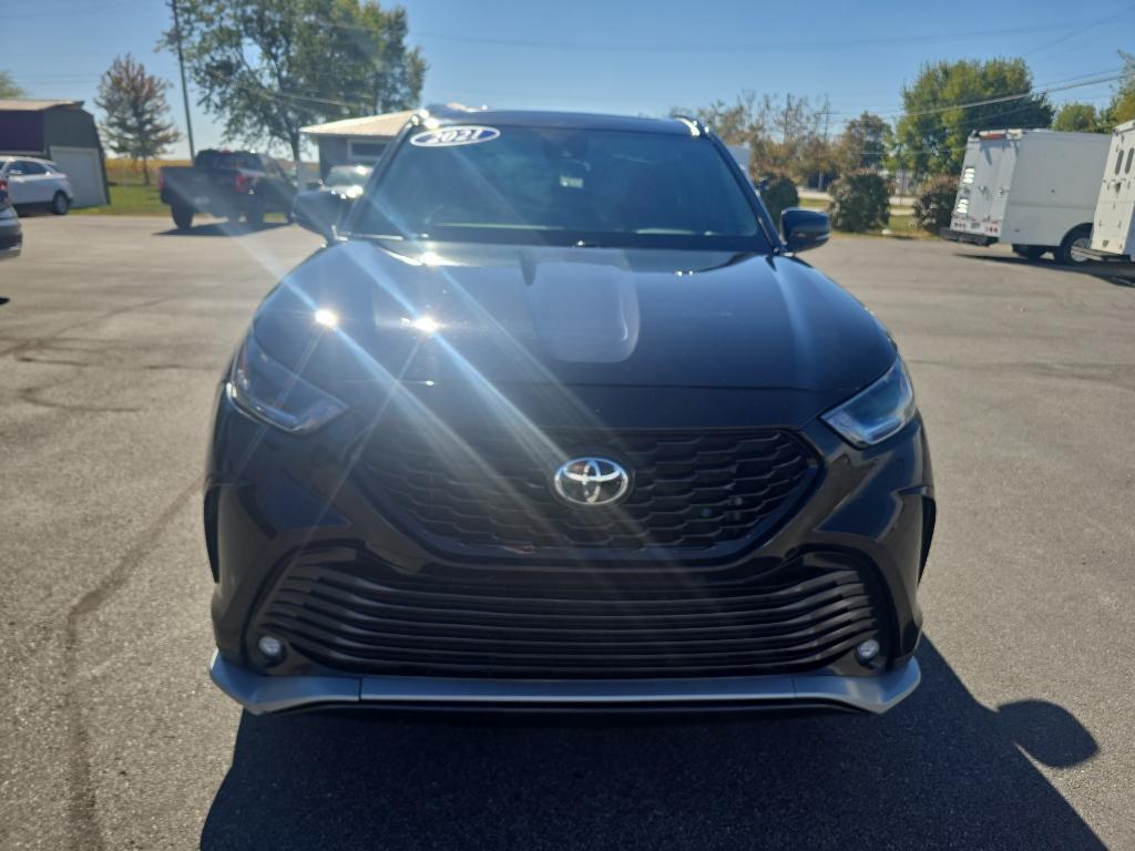 used 2021 Toyota Highlander car, priced at $26,995