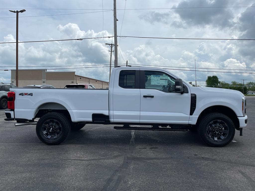 new 2025 Ford F-350 car, priced at $58,995