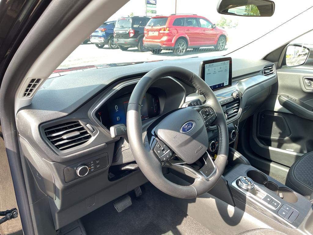 new 2025 Ford Escape car, priced at $30,018