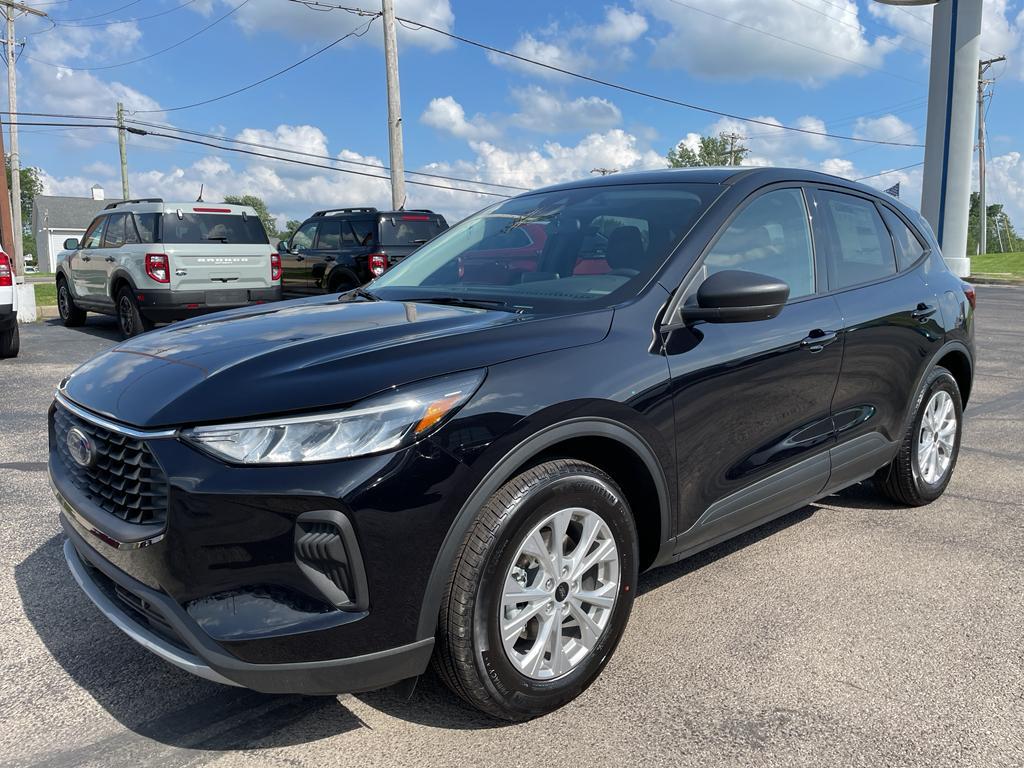 new 2025 Ford Escape car, priced at $30,018