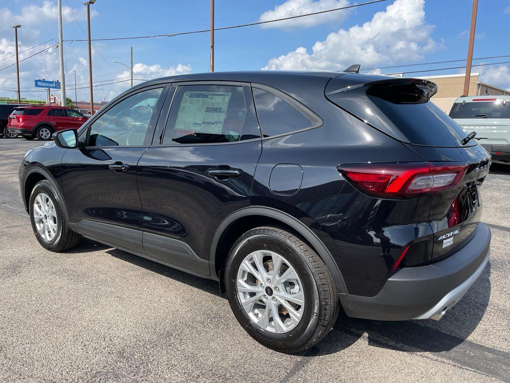 new 2025 Ford Escape car, priced at $30,018