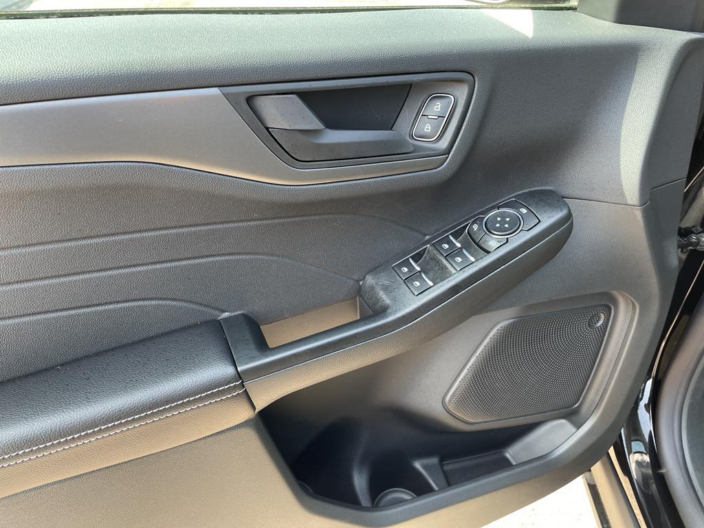 new 2025 Ford Escape car, priced at $30,018