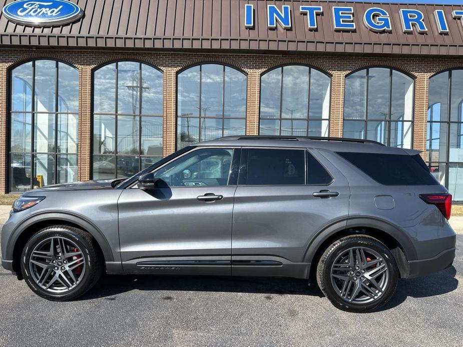 new 2025 Ford Explorer car, priced at $59,995