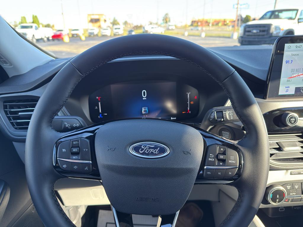 new 2025 Ford Escape car, priced at $31,995