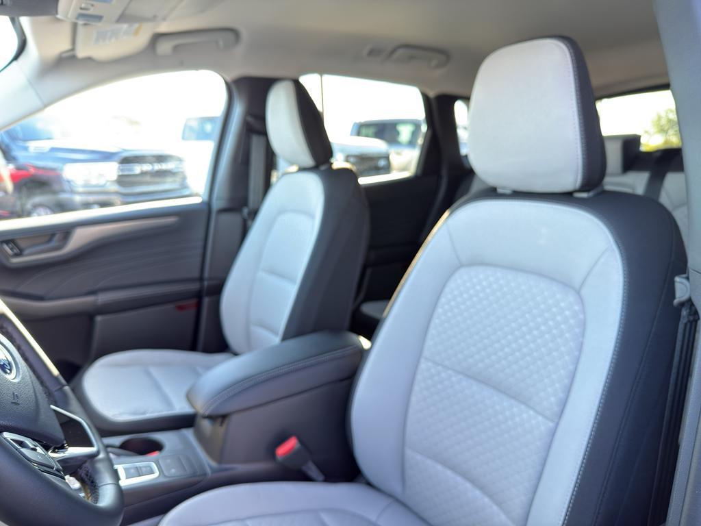 new 2025 Ford Escape car, priced at $31,995