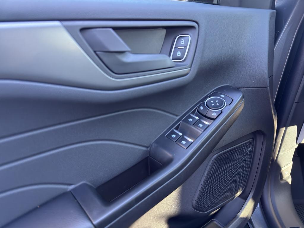 new 2025 Ford Escape car, priced at $31,995