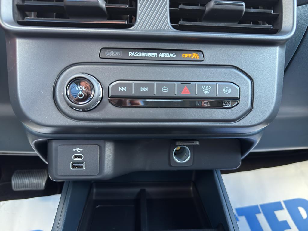 new 2025 Ford Maverick car, priced at $29,457