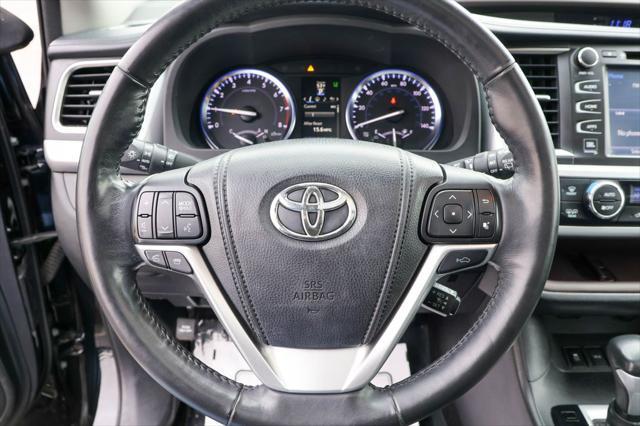 used 2015 Toyota Highlander car, priced at $21,750