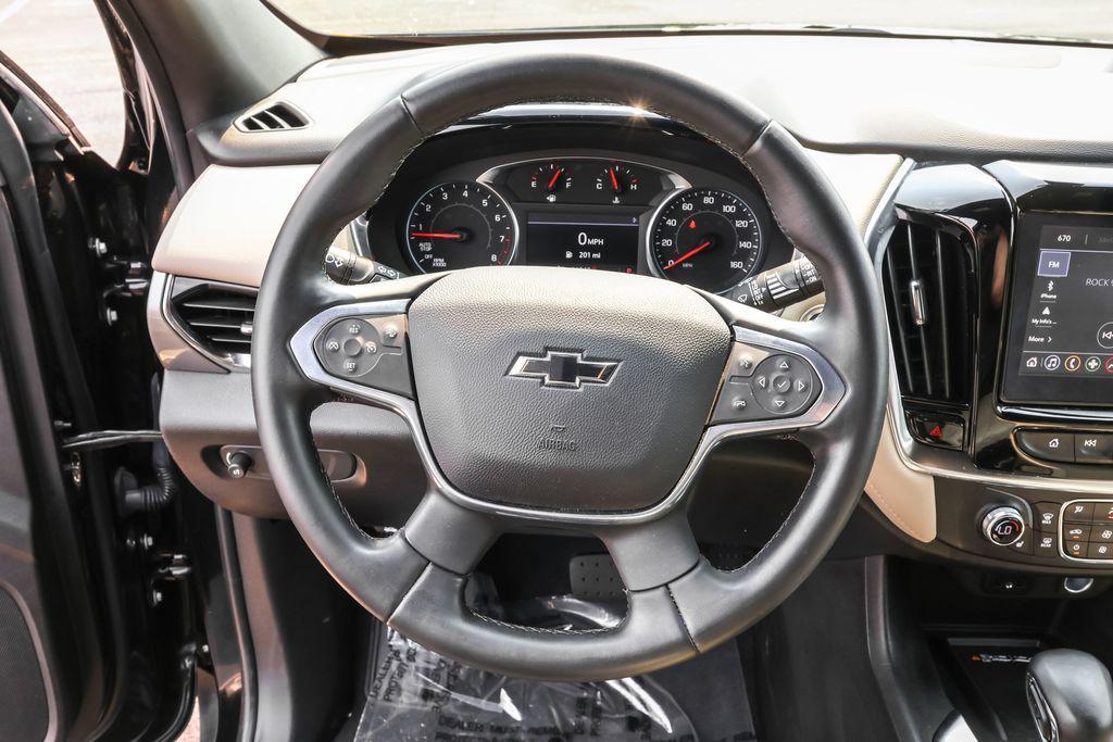 used 2023 Chevrolet Traverse car, priced at $31,892