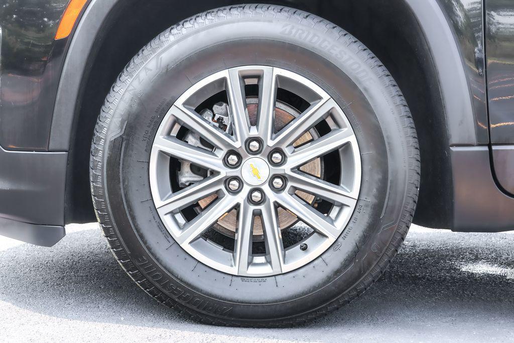 used 2023 Chevrolet Traverse car, priced at $31,892