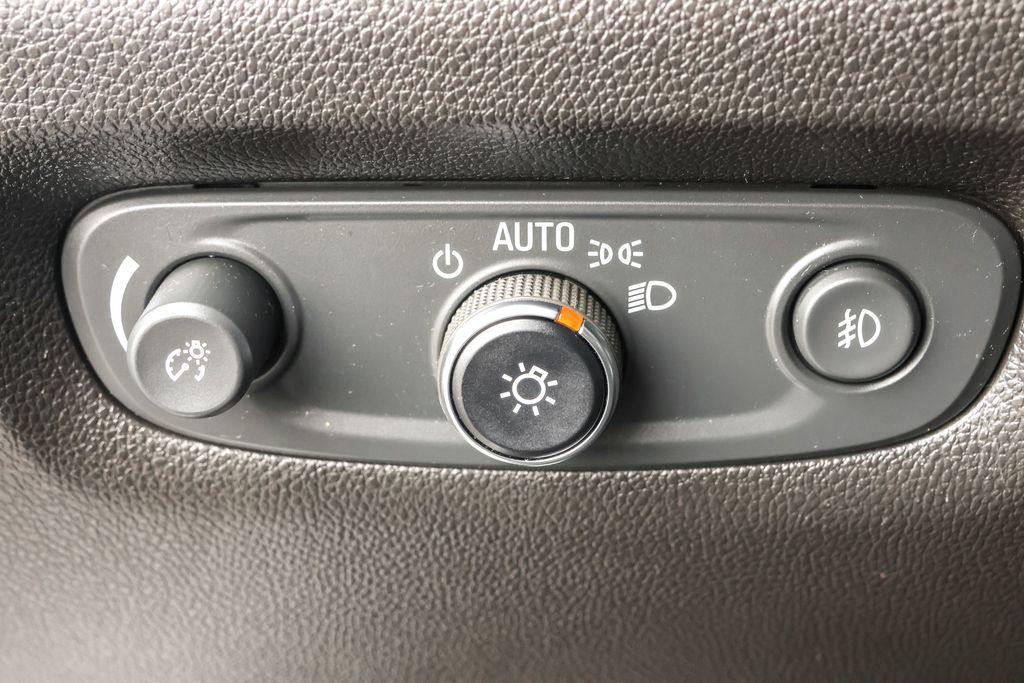 used 2021 Chevrolet Traverse car, priced at $21,295