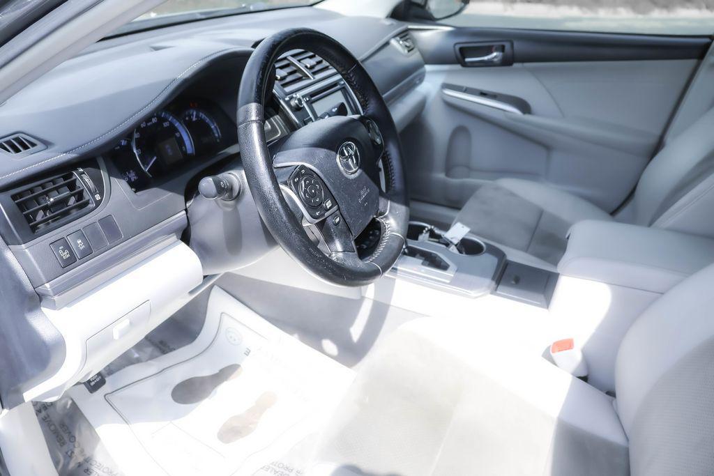 used 2014 Toyota Camry Hybrid car, priced at $9,600