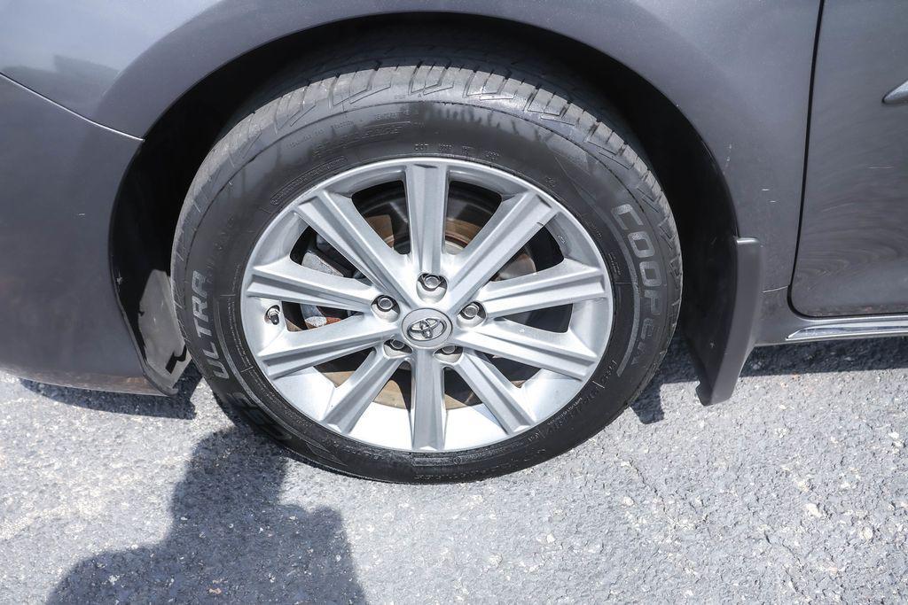 used 2014 Toyota Camry Hybrid car, priced at $9,600