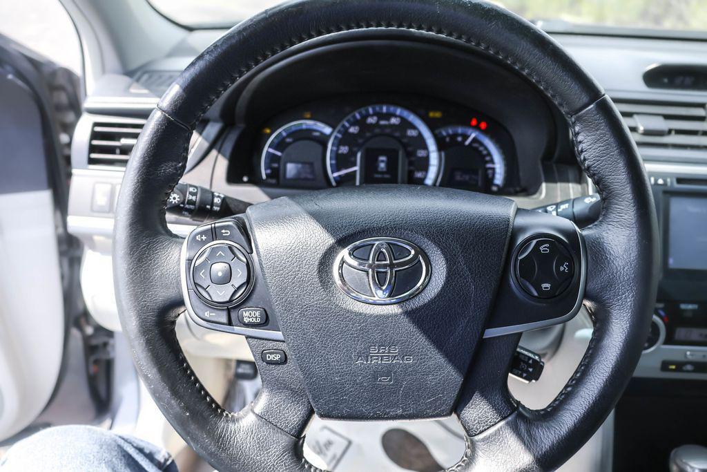 used 2014 Toyota Camry Hybrid car, priced at $9,600