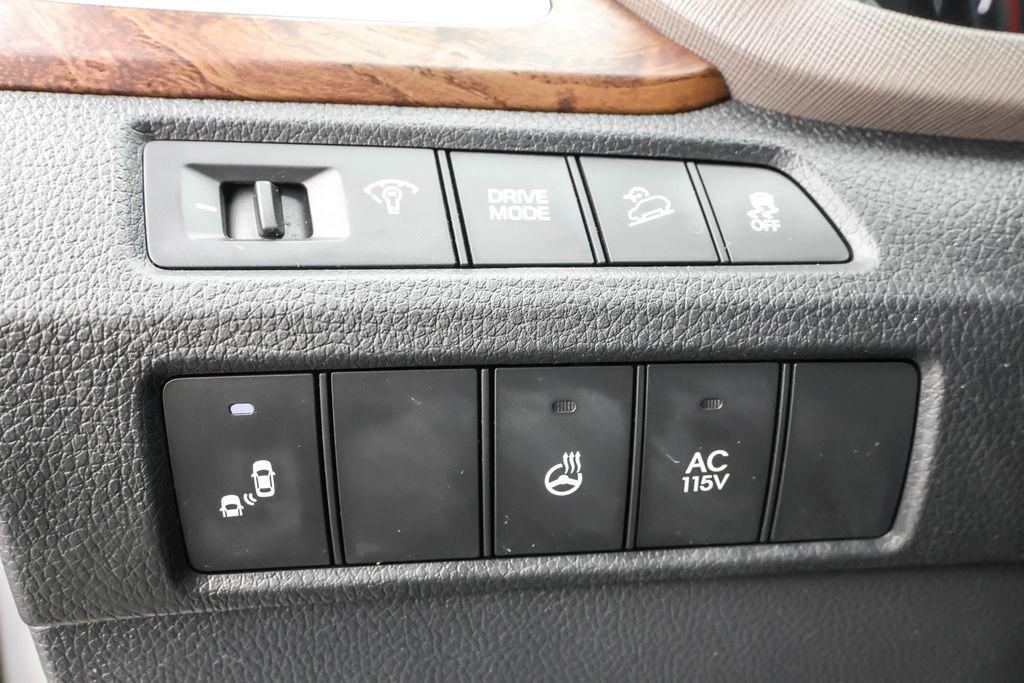 used 2018 Hyundai Santa Fe car, priced at $16,670