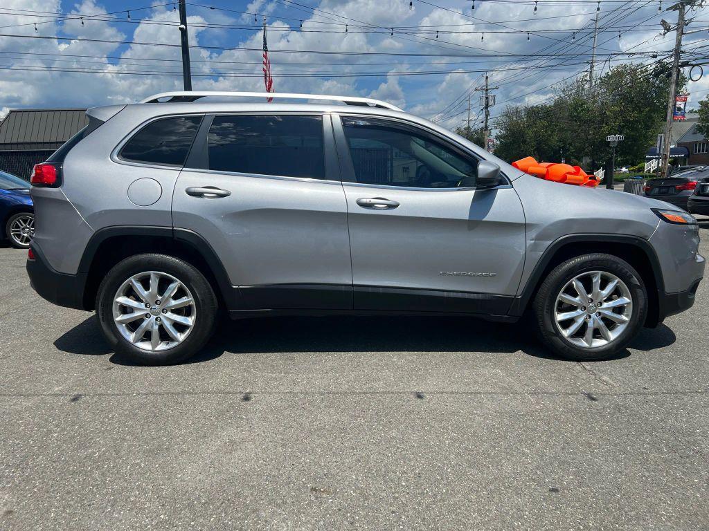 used 2016 Jeep Cherokee car, priced at $5,997