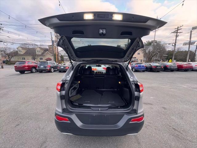 used 2016 Jeep Cherokee car, priced at $6,997