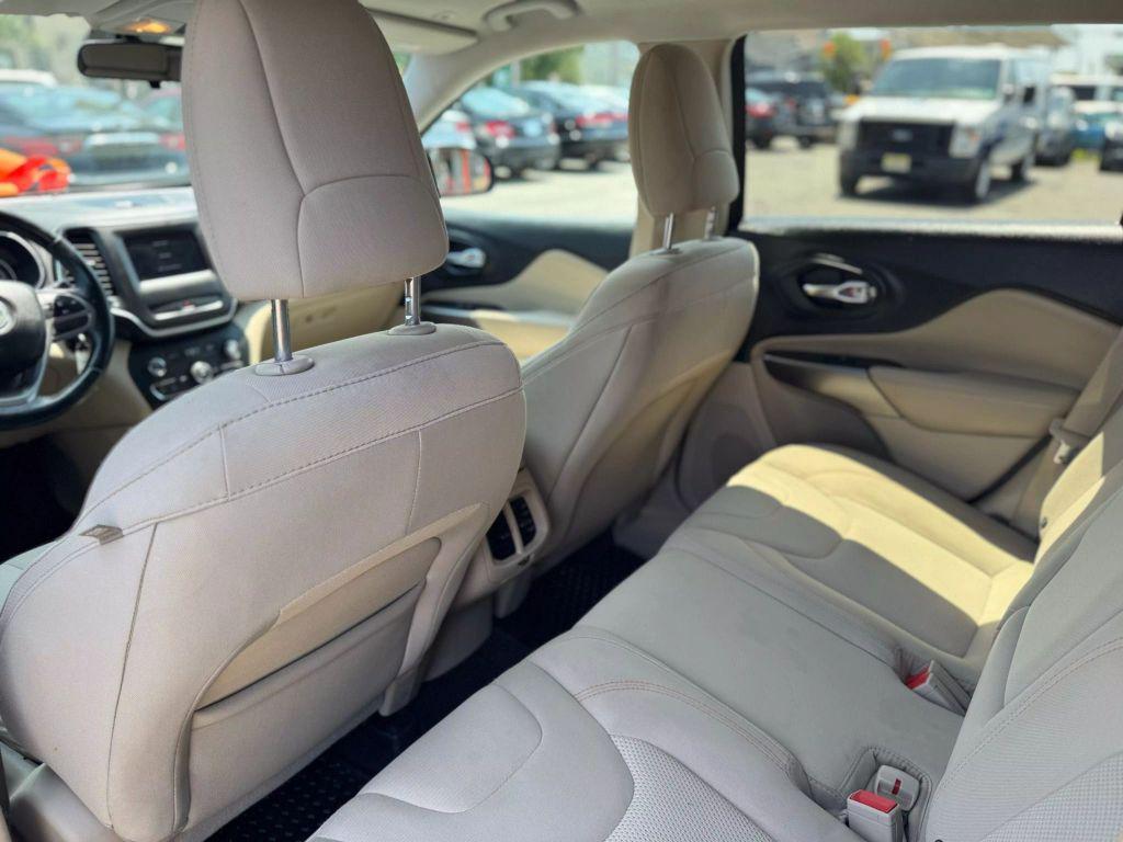 used 2019 Jeep Cherokee car, priced at $9,497