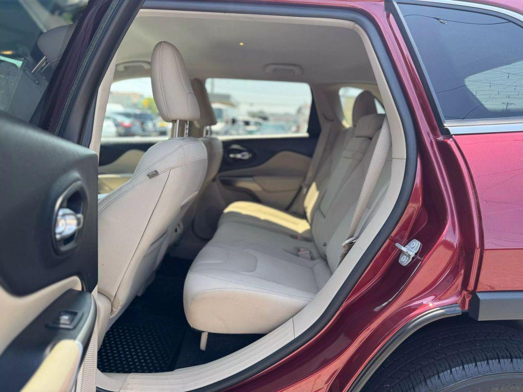 used 2019 Jeep Cherokee car, priced at $9,497