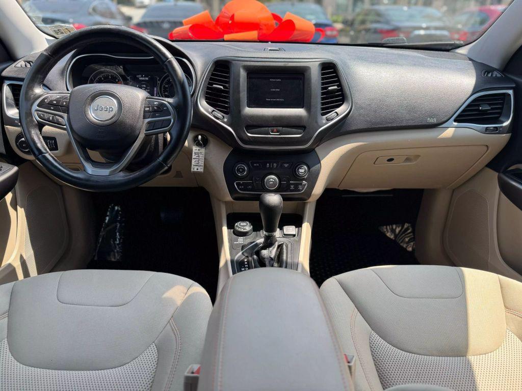 used 2019 Jeep Cherokee car, priced at $9,497