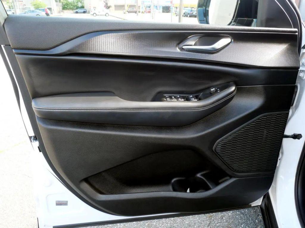 used 2023 Jeep Grand Cherokee car, priced at $23,990