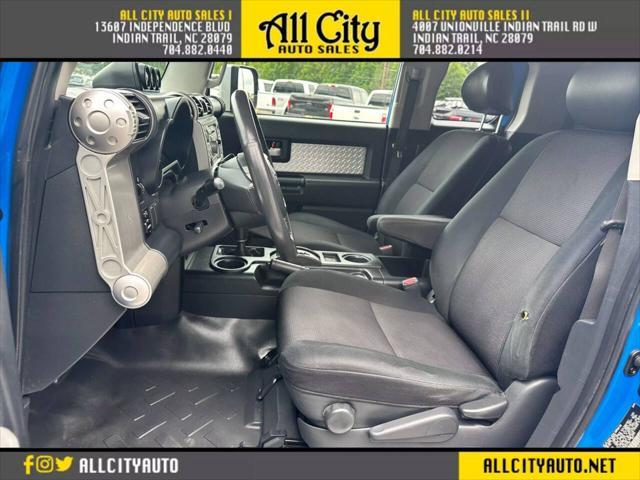 used 2007 Toyota FJ Cruiser car, priced at $16,998