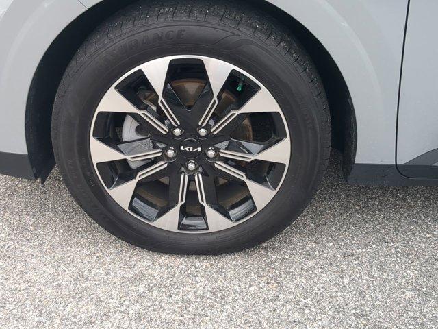 used 2024 Kia Carnival car, priced at $37,400