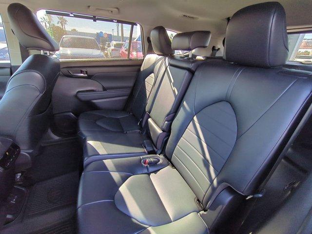 used 2022 Toyota Highlander car, priced at $29,900