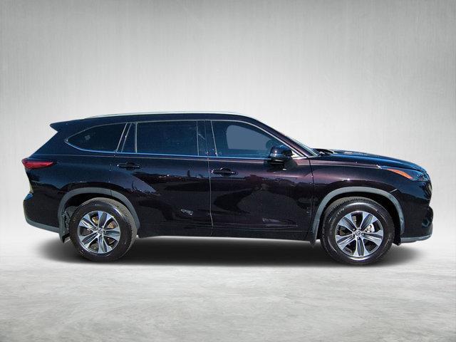 used 2022 Toyota Highlander car, priced at $29,900