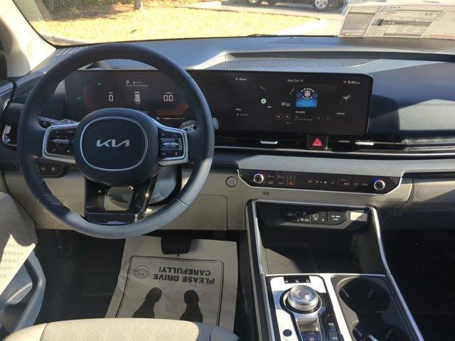 new 2026 Kia Carnival Hybrid car, priced at $43,572
