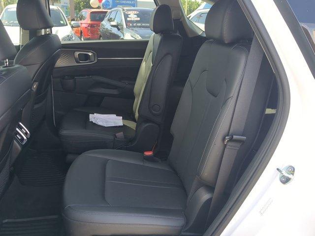 used 2023 Kia Sorento car, priced at $32,300