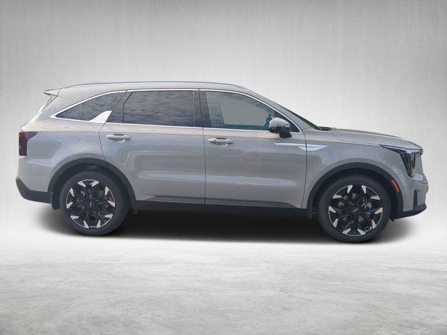new 2026 Kia Sorento car, priced at $39,068