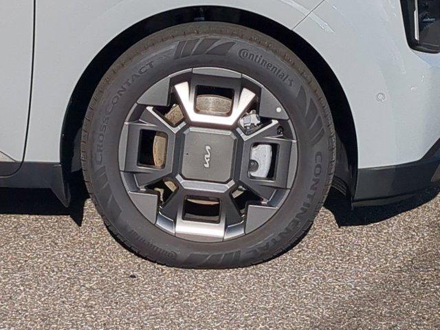 new 2026 Kia Carnival Hybrid car, priced at $47,994
