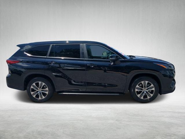 used 2023 Toyota Highlander car, priced at $35,700