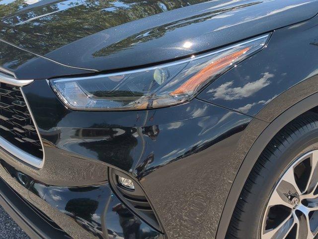 used 2023 Toyota Highlander car, priced at $35,700