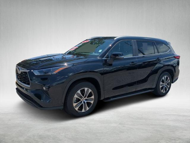 used 2023 Toyota Highlander car, priced at $35,700