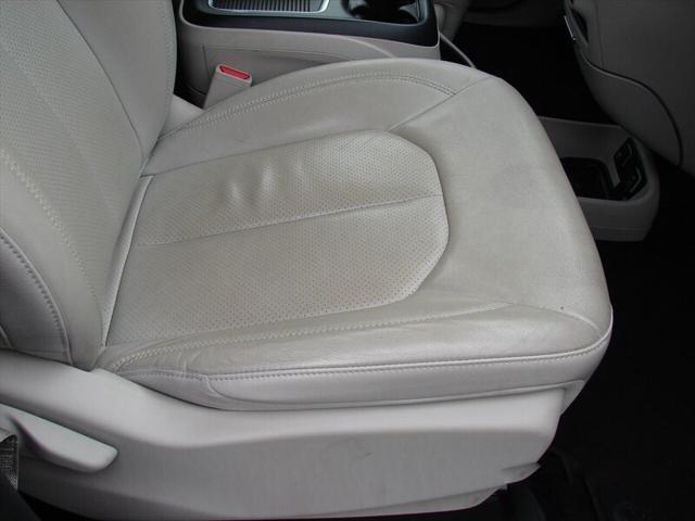 used 2021 Chrysler Pacifica car, priced at $23,942